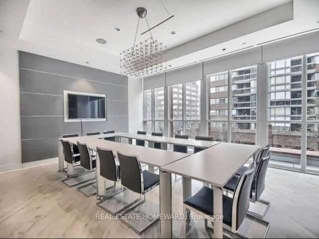 1401 - 32 Davenport Rd