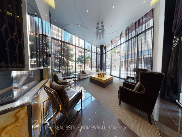 1401 - 32 Davenport Rd