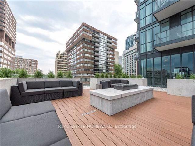 1401 - 32 Davenport Rd