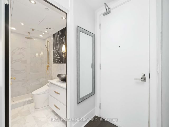 1401 - 32 Davenport Rd