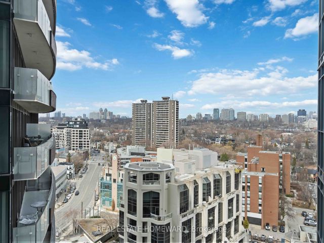 1401 - 32 Davenport Rd