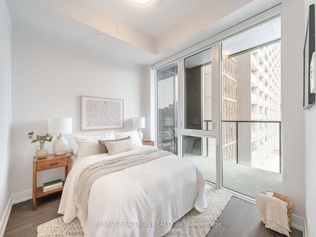 407 - 664 Spadina Ave