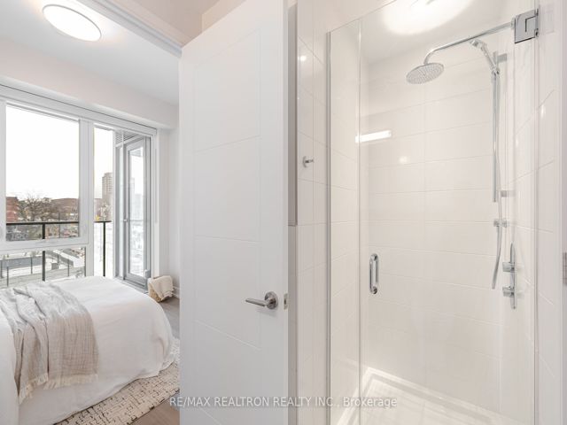 407 - 664 Spadina Ave