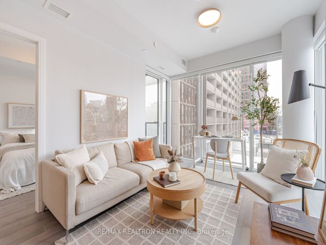 407 - 664 Spadina Ave
