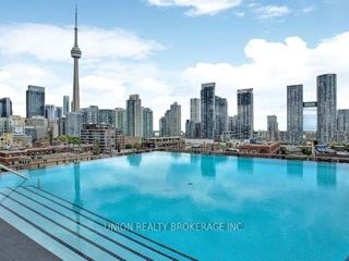 222 - 560 King St W