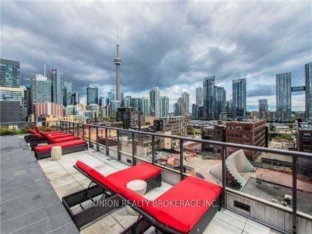 222 - 560 King St W