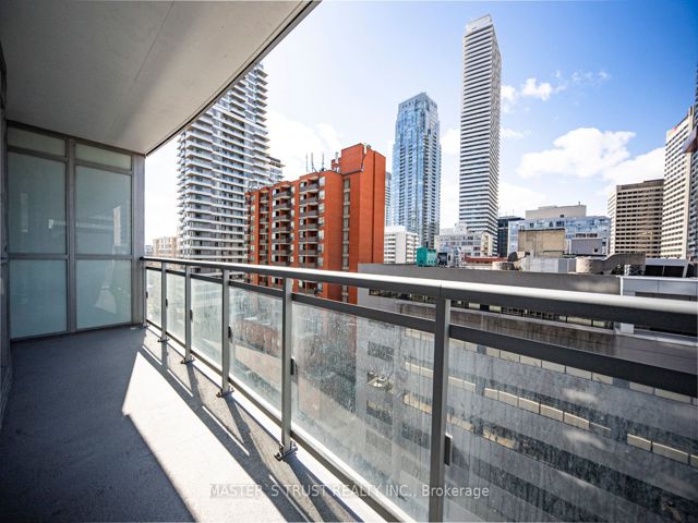 801 - 89 Dunfield Ave