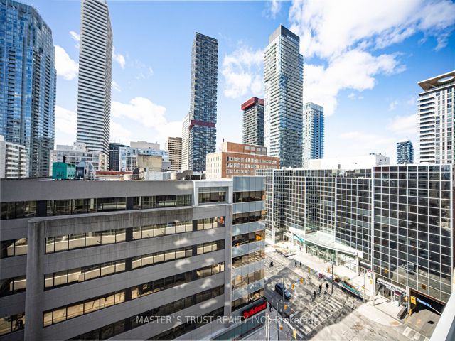 801 - 89 Dunfield Ave