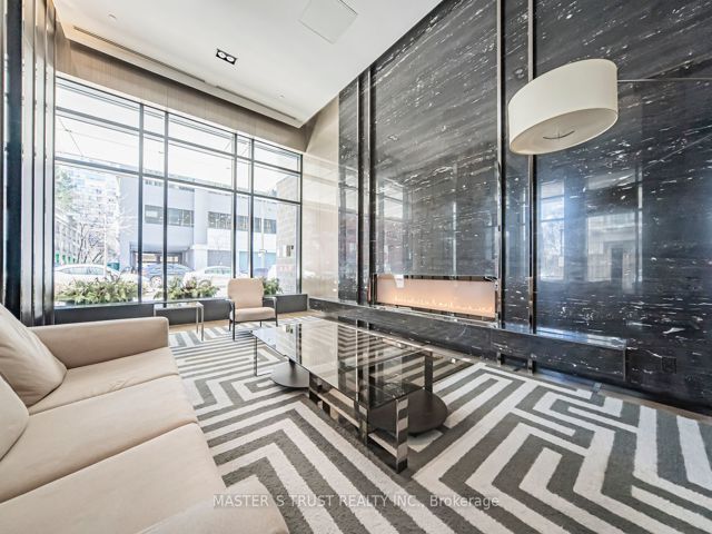 801 - 89 Dunfield Ave