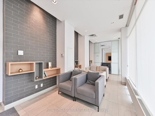 309 - 150 Fairview Mall Dr