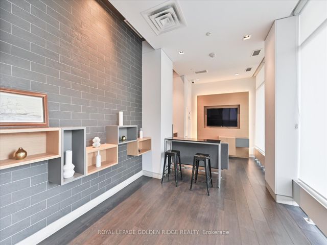 309 - 150 Fairview Mall Dr