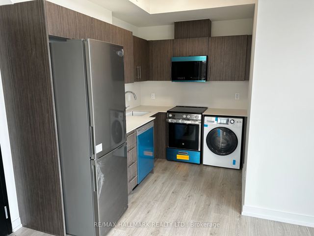 4 - 35-851 Sheppard Ave W