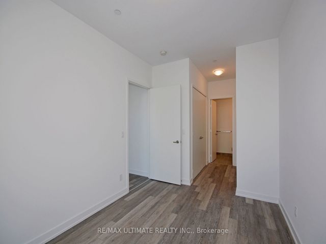 410 - 5180 Yonge St