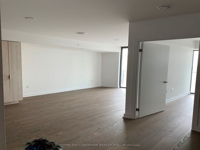 2707 - 11 Wellesley St W