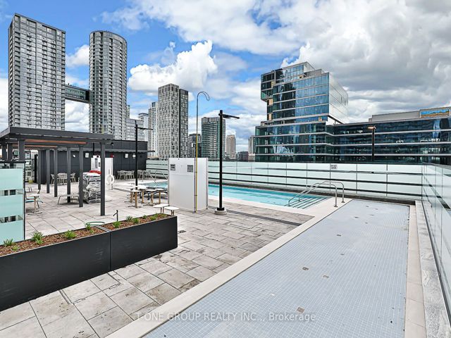 1504 - 480 Front St West St W