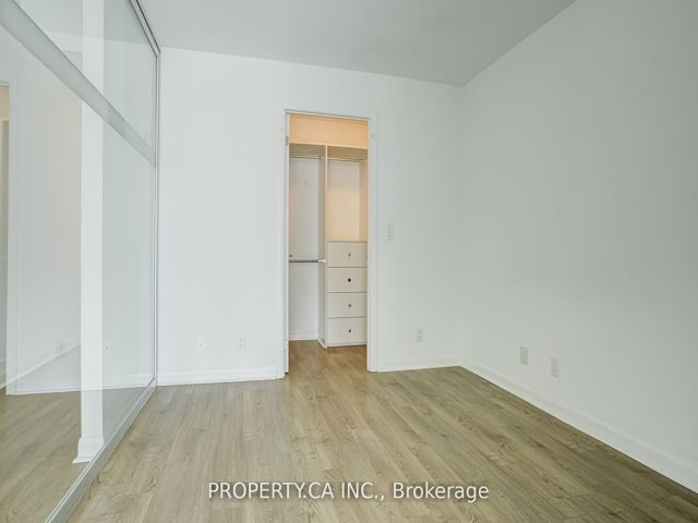 509 - 478 King St W