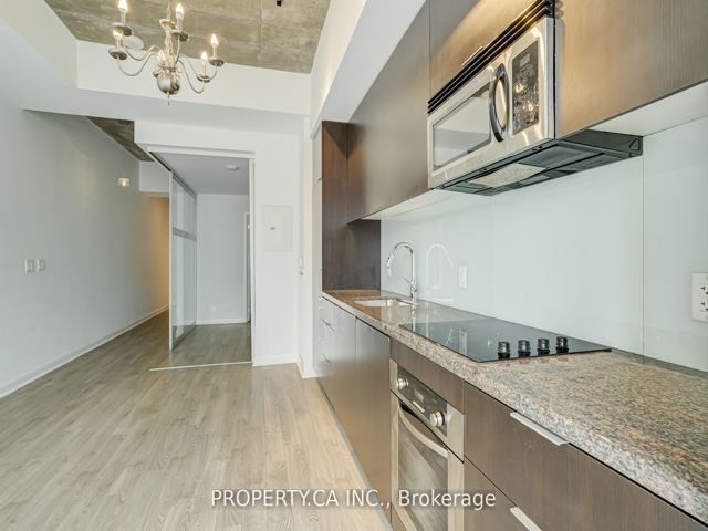 509 - 478 King St W