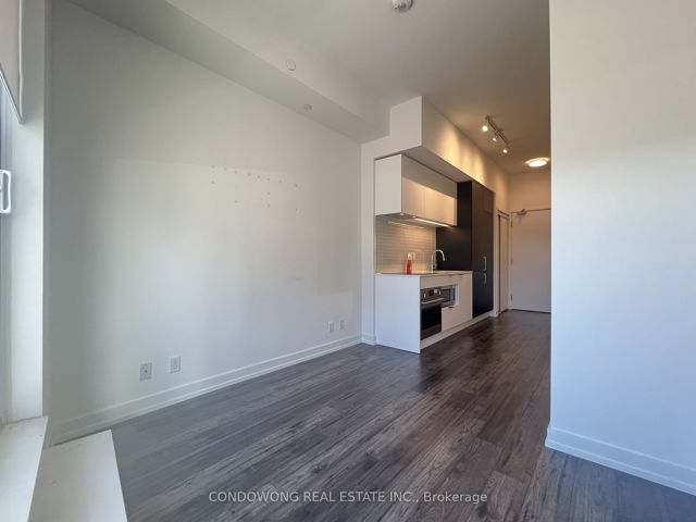 1111 - 33 Helendale Ave