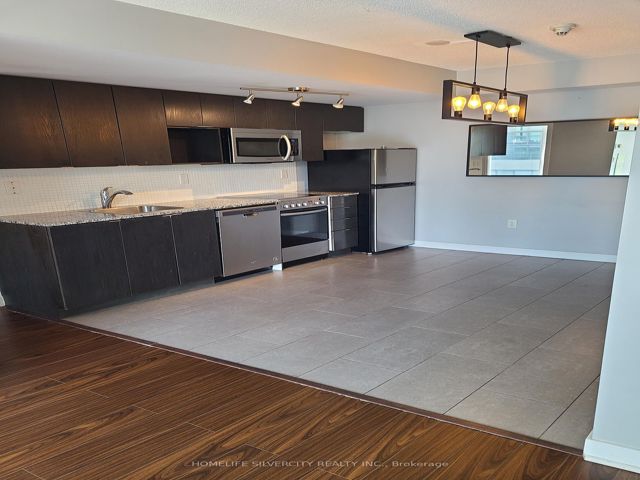 327 - 15 Brunel Crt