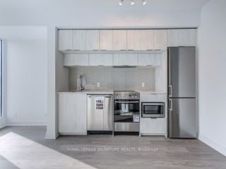 2707 - 181 Dundas St E