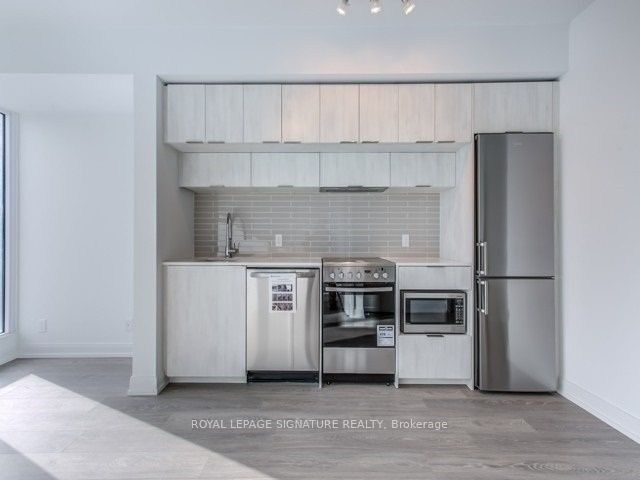 2707 - 181 Dundas St E