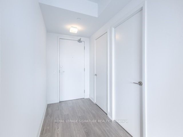 2707 - 181 Dundas St E