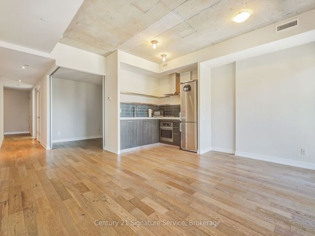 730 - 461 Adelaide St W