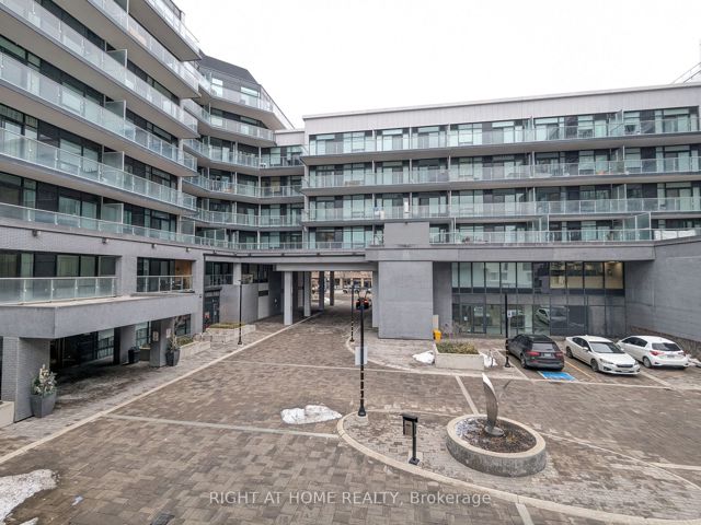 216 - 621 Sheppard Ave E