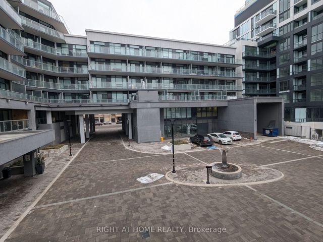 216 - 621 Sheppard Ave E