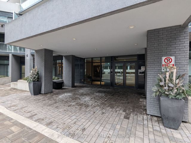 216 - 621 Sheppard Ave E