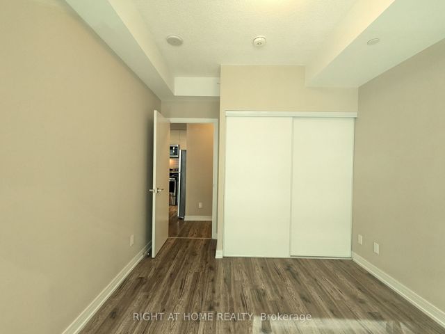 216 - 621 Sheppard Ave E