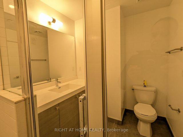216 - 621 Sheppard Ave E