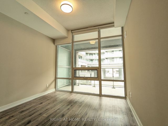 216 - 621 Sheppard Ave E