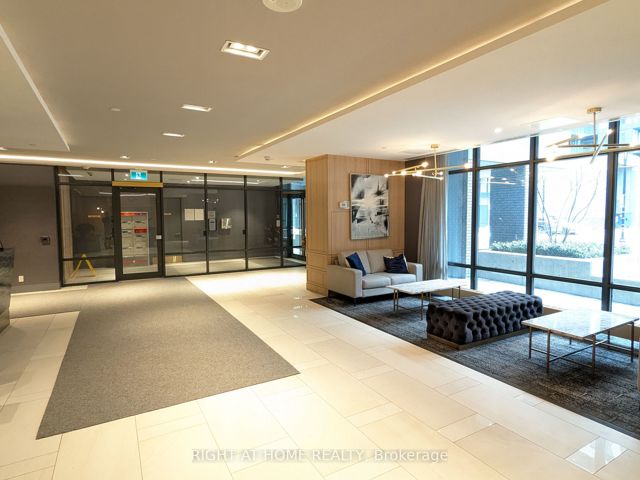 216 - 621 Sheppard Ave E