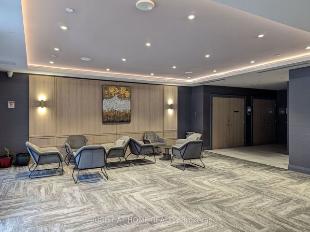 216 - 621 Sheppard Ave E