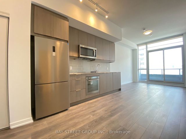 302 - 36 Forest Manor Rd