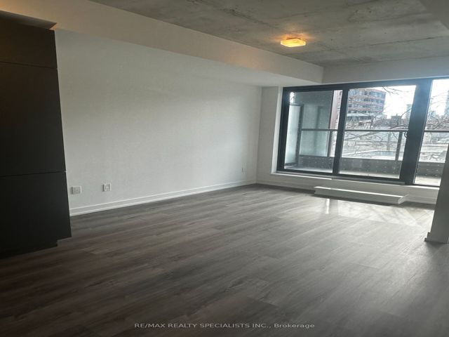 236 - 28 Eastern Ave