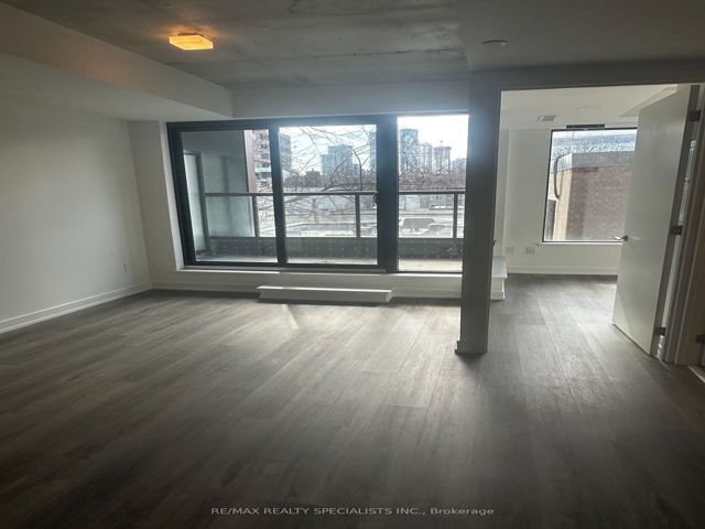 236 - 28 Eastern Ave