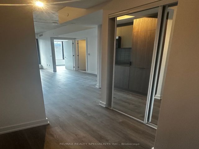 236 - 28 Eastern Ave