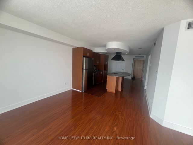 1022 - 550 Queens Quay W