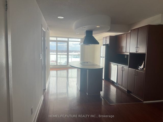 1022 - 550 Queens Quay W