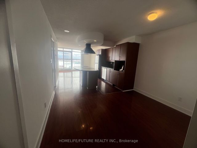 1022 - 550 Queens Quay W