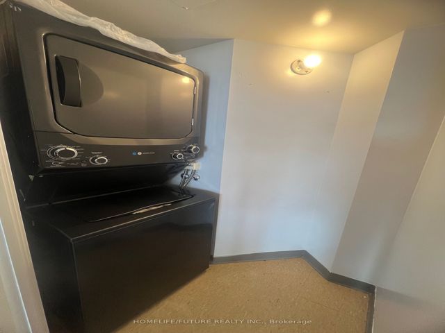 1022 - 550 Queens Quay W