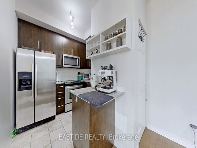 315 - 18 Holmes Ave