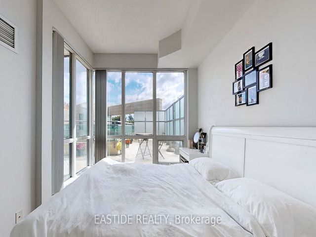 315 - 18 Holmes Ave