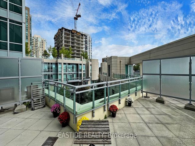 315 - 18 Holmes Ave