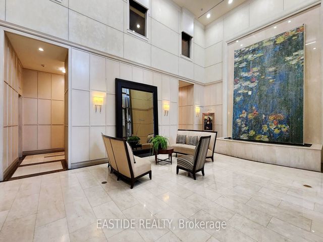 315 - 18 Holmes Ave