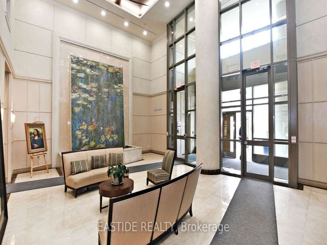 315 - 18 Holmes Ave