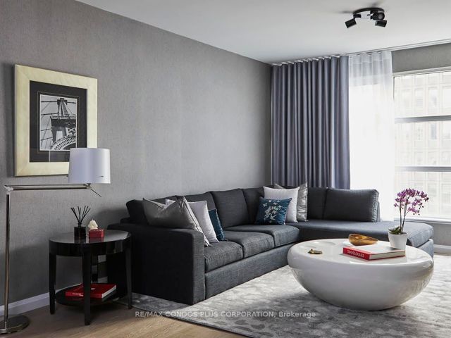 1203 - 50 Lombard St