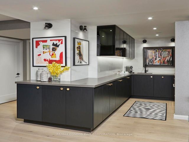 1203 - 50 Lombard St